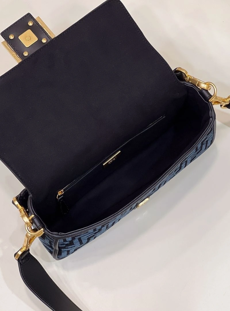 Flexible Fendi Baguette Bags 58118