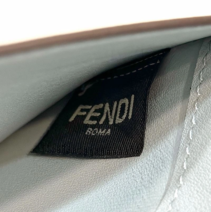 Versatile Fendi Baguette Bags 58112
