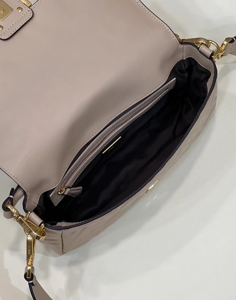 Fendi Baguette Bags Bold 58091