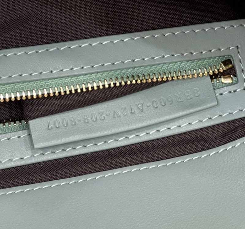 Fendi Baguette Bags Sleek 58103