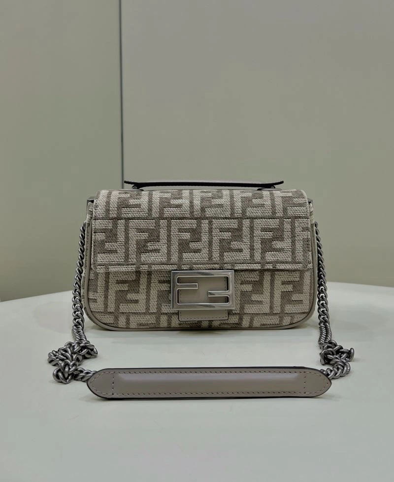 Unisex Fendi Baguette Bags 58092