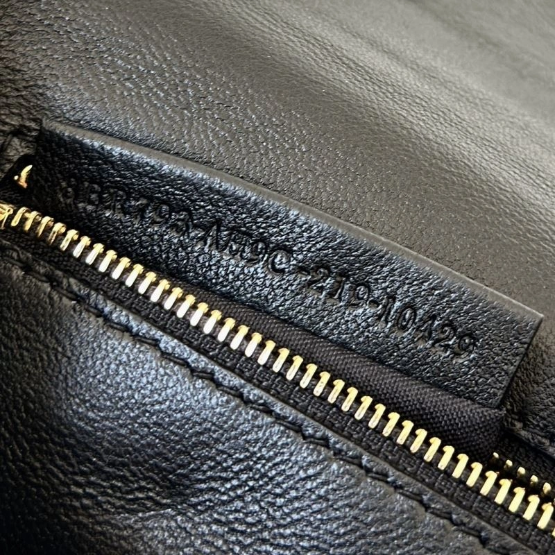 Flexible Fendi Baguette Bags 58078