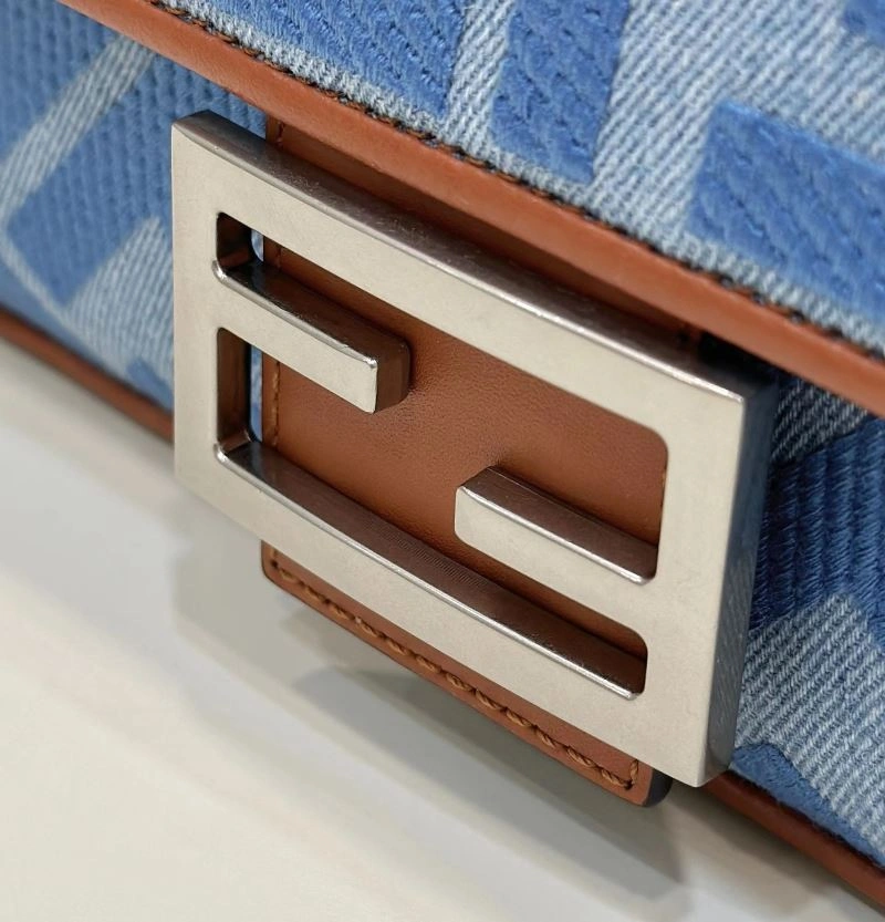 Snug Fendi Baguette Bags 58114