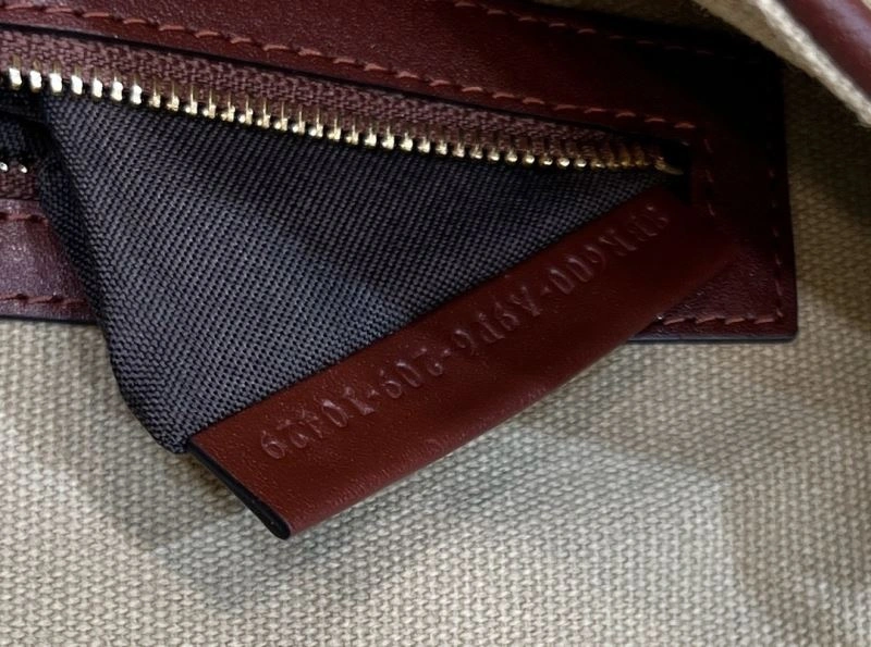 Flexible Fendi Baguette Bags 58072