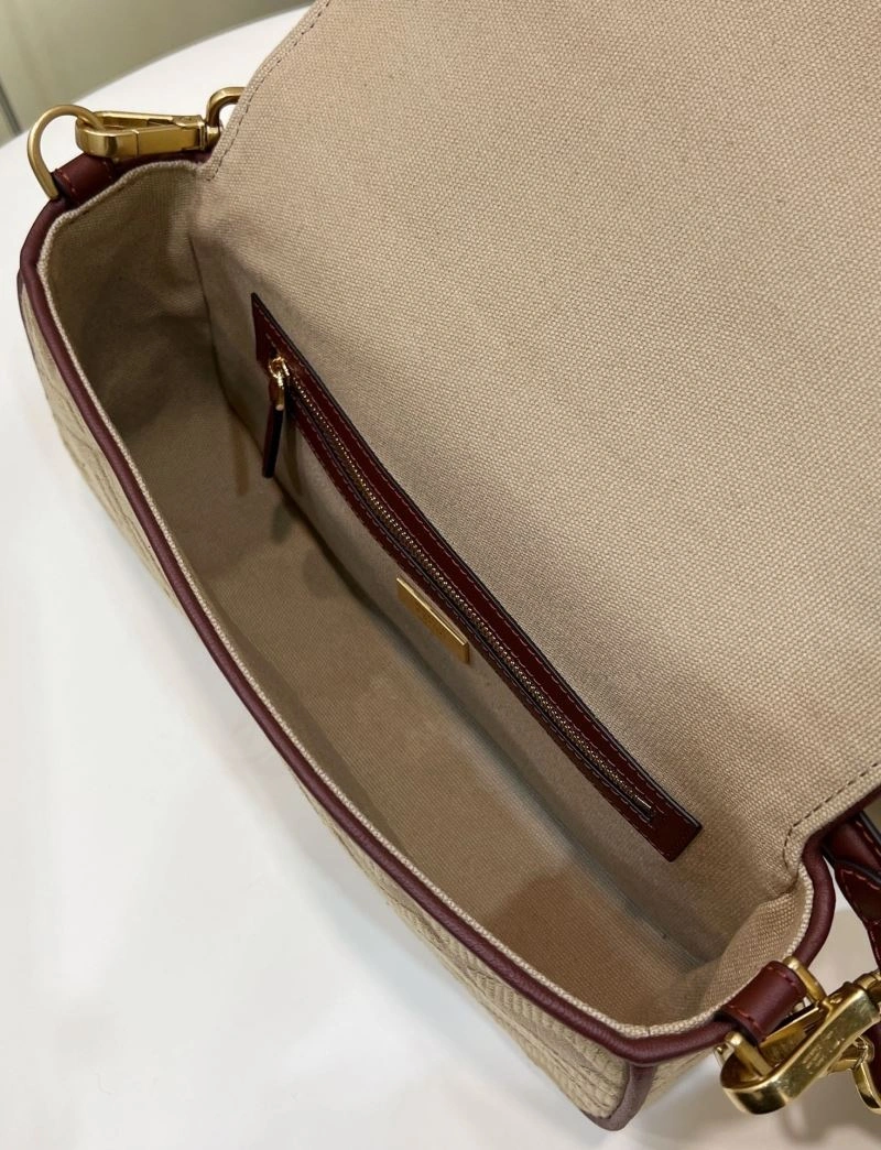 Flexible Fendi Baguette Bags 58072