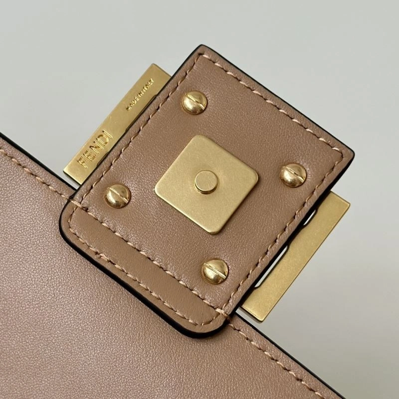 FashionForward Fendi Baguette Bags 58061