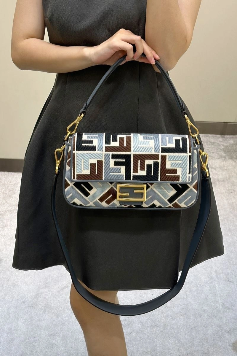 Trendsetting Fendi Baguette Bags 58054