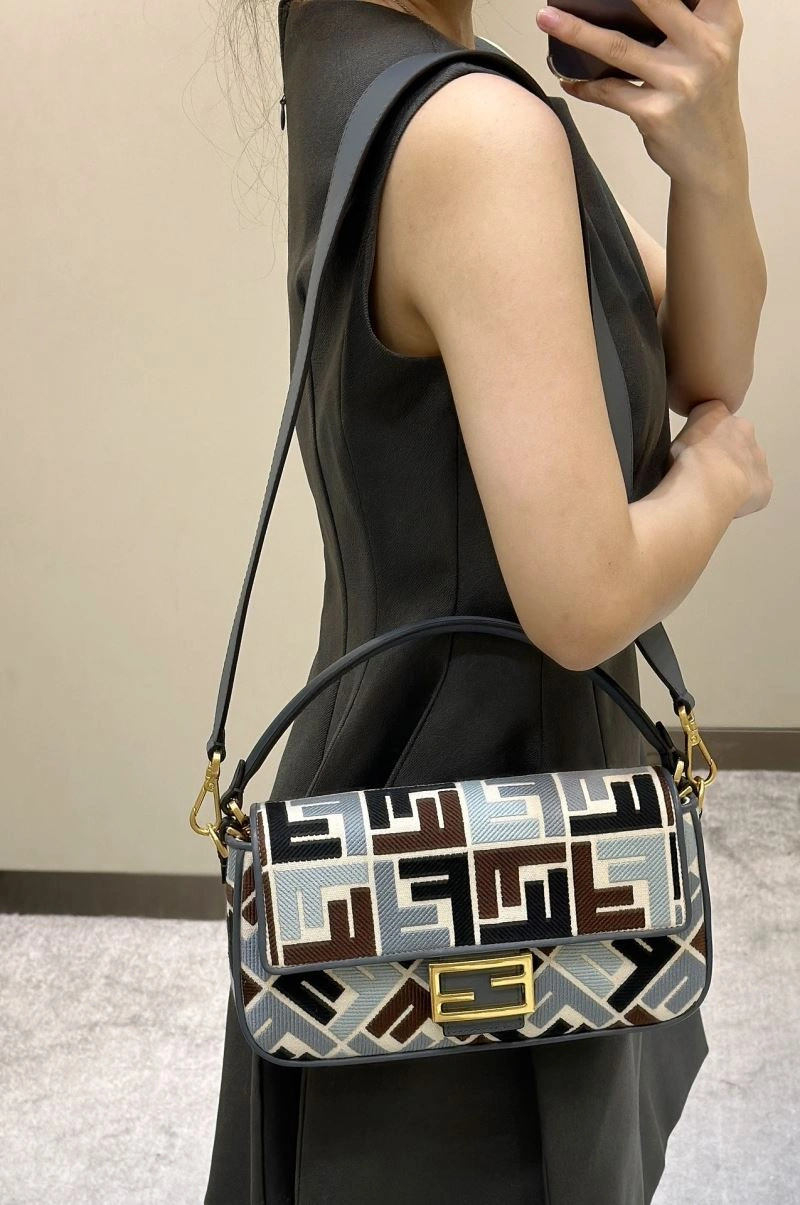 Trendsetting Fendi Baguette Bags 58054