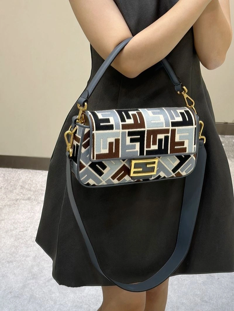 Trendsetting Fendi Baguette Bags 58054