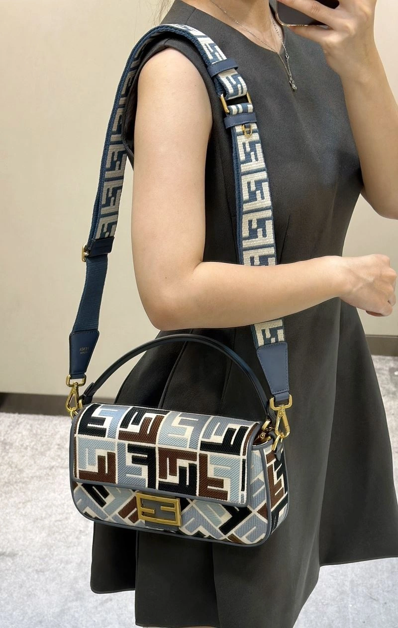 Trendsetting Fendi Baguette Bags 58054