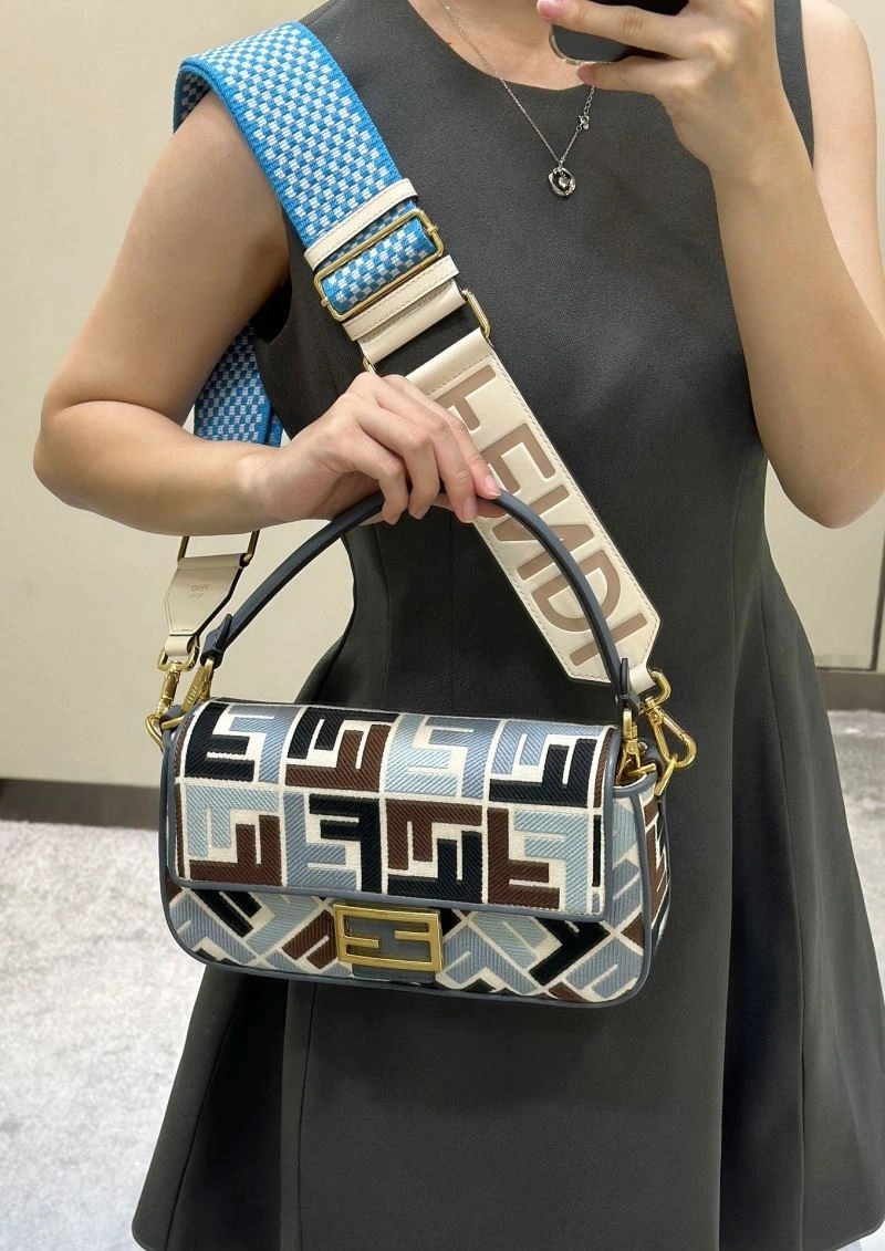 Trendsetting Fendi Baguette Bags 58054