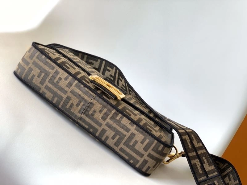 UrbanChic Fendi Baguette Bags 58055