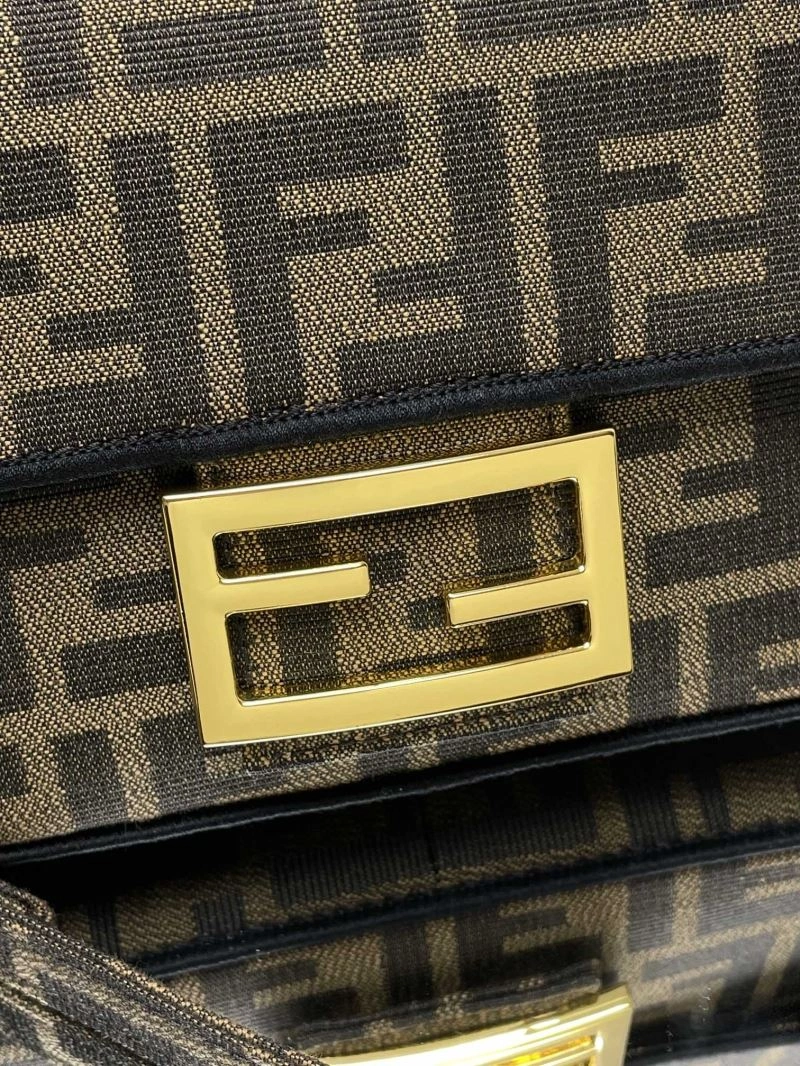Flexible Fendi Baguette Bags 58049