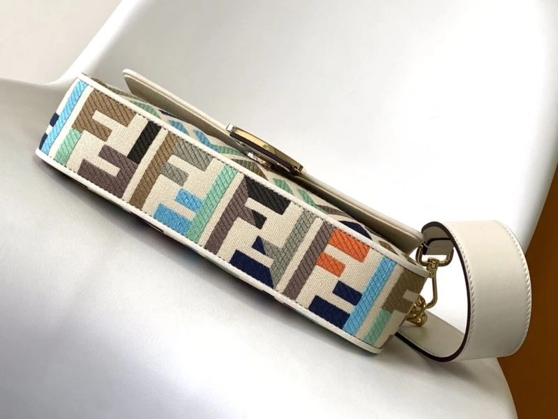 FashionForward Fendi Baguette Bags 58003
