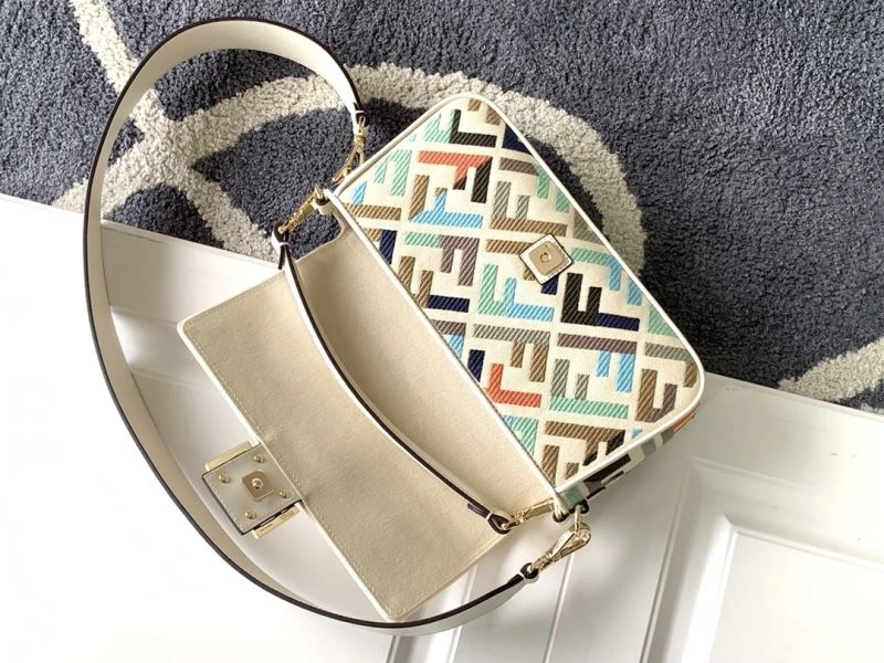 FashionForward Fendi Baguette Bags 58003