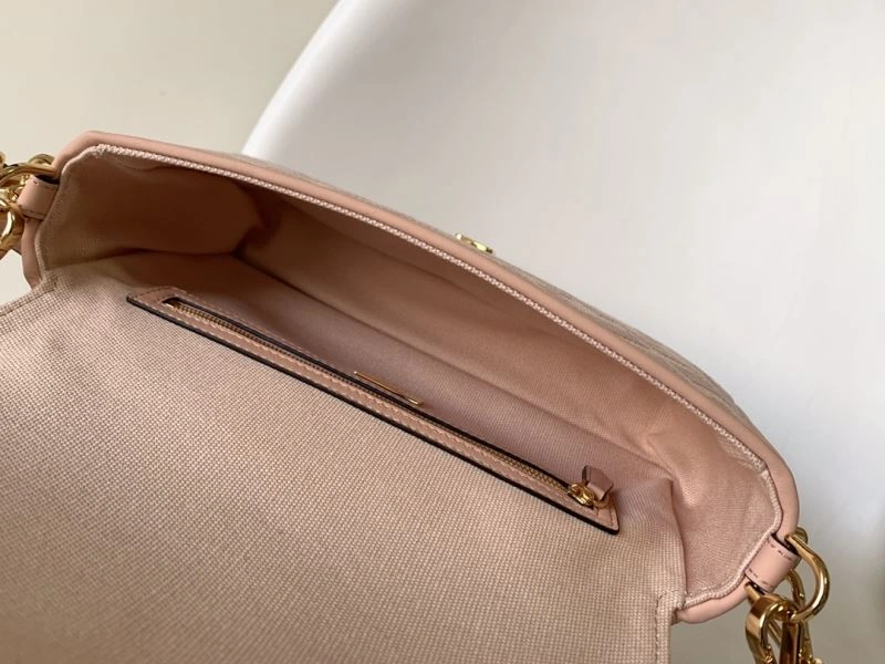 Sophisticated Fendi Baguette Bags 58002