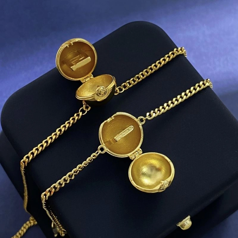 Resilient Fendi Bracelets 214614