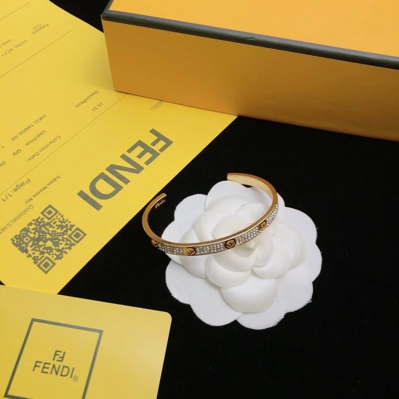 Attractive Fendi Bracelets 212633