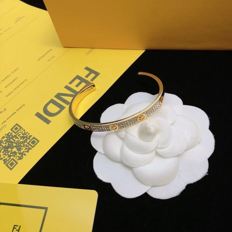 Attractive Fendi Bracelets 212633
