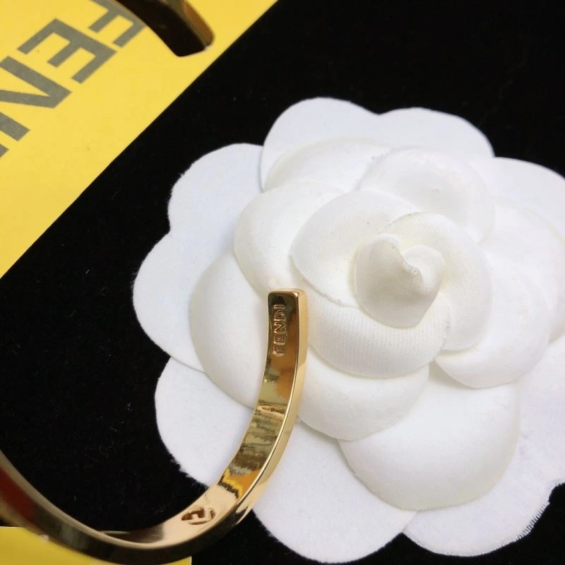 Attractive Fendi Bracelets 212633