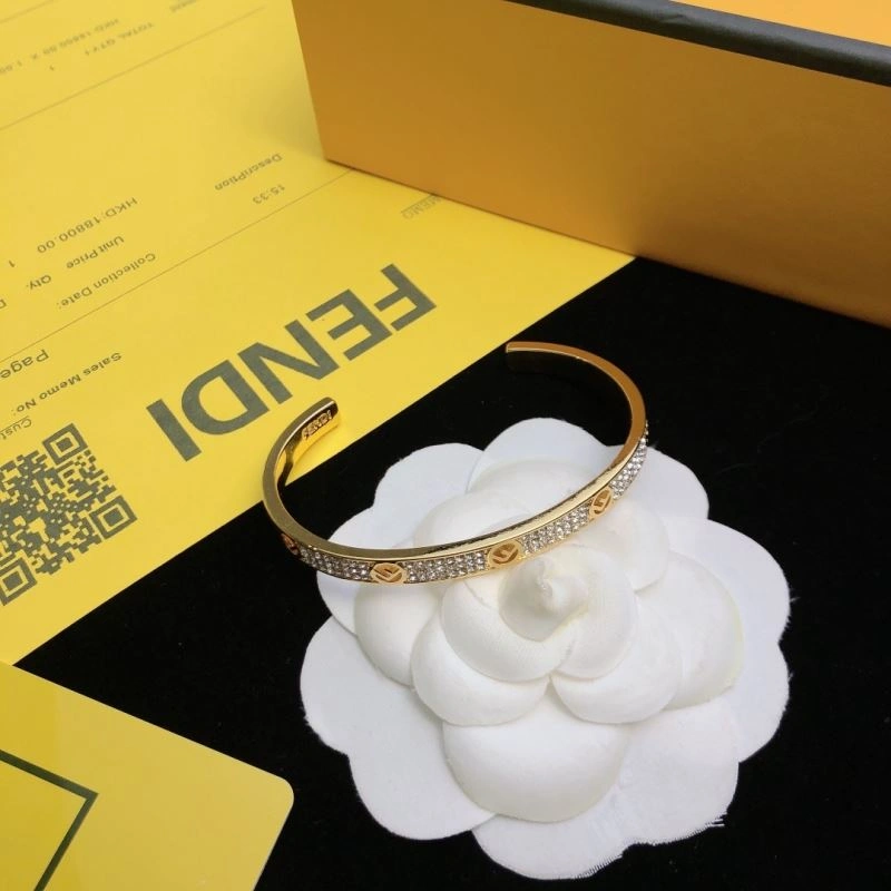 Attractive Fendi Bracelets 212633