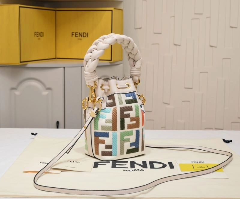 ZipUp Fendi Bucket Bags 85404