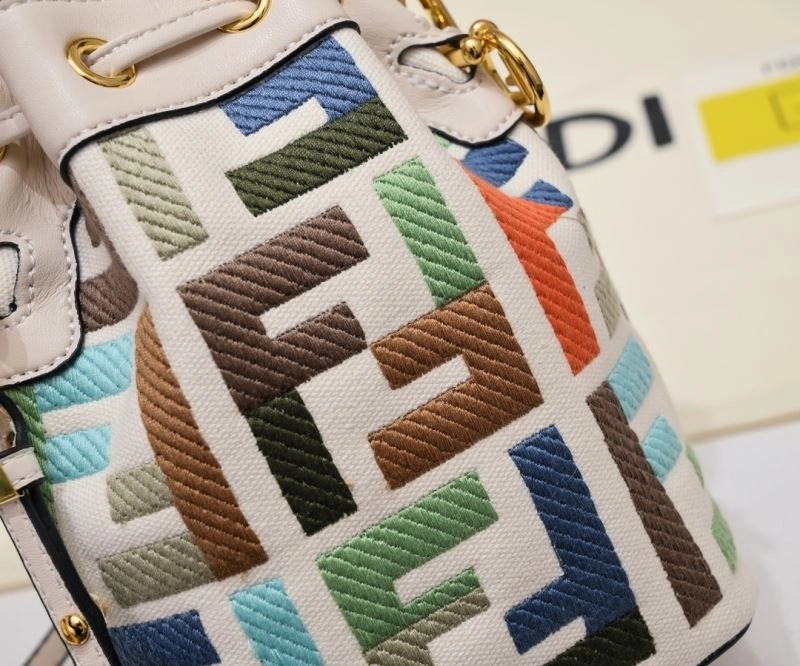 ZipUp Fendi Bucket Bags 85404