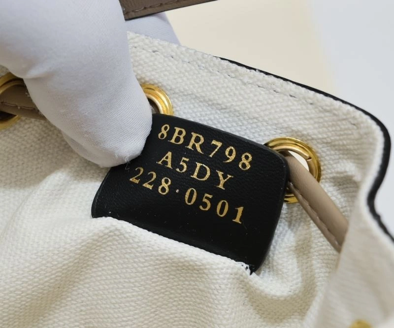 Fendi Bucket Bags UrbanStyle 85426