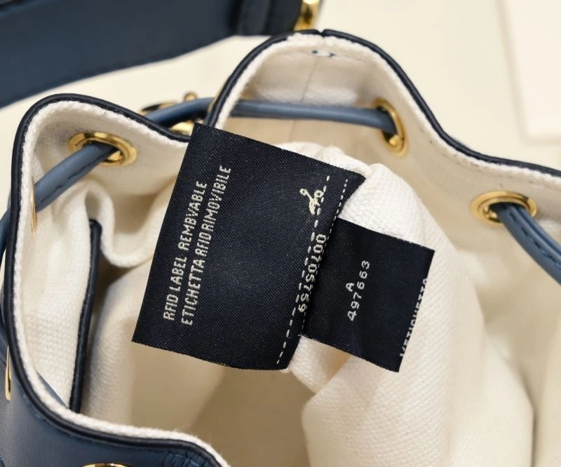 Supportive Fendi Bucket Bags 85400