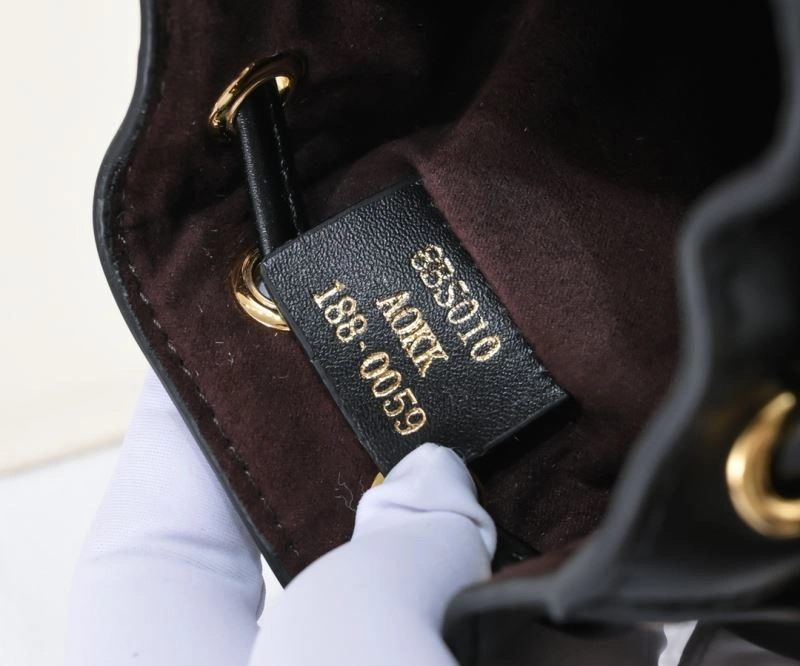 WellDesigned Fendi Bucket Bags 85394