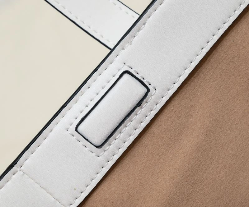 Practical Fendi Bucket Bags 85368