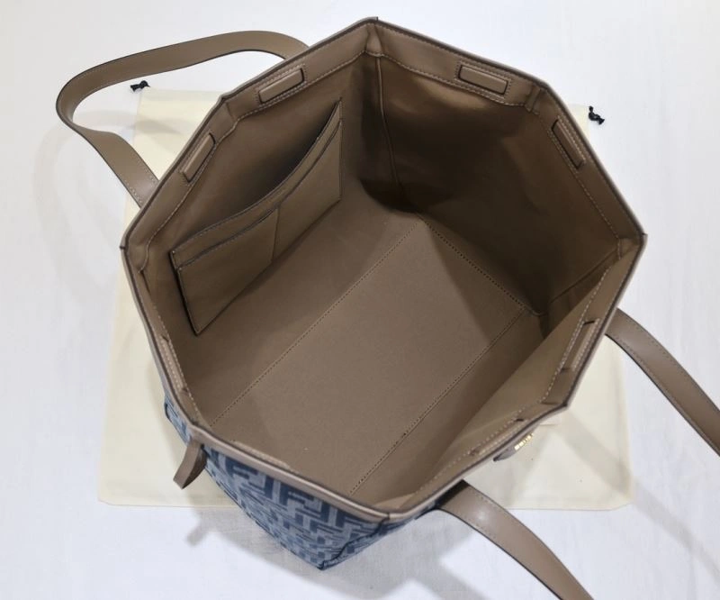Elegant Fendi Bucket Bags 85367