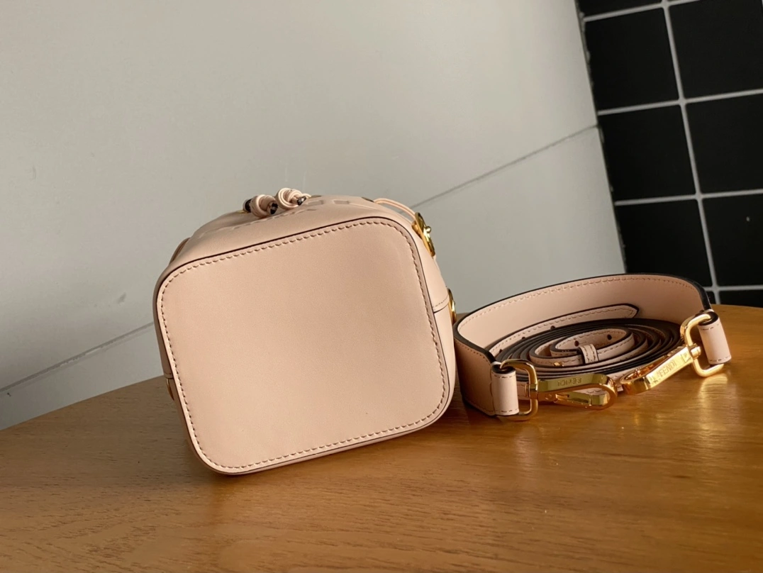 SunProtective Fendi Bucket Bags 76851
