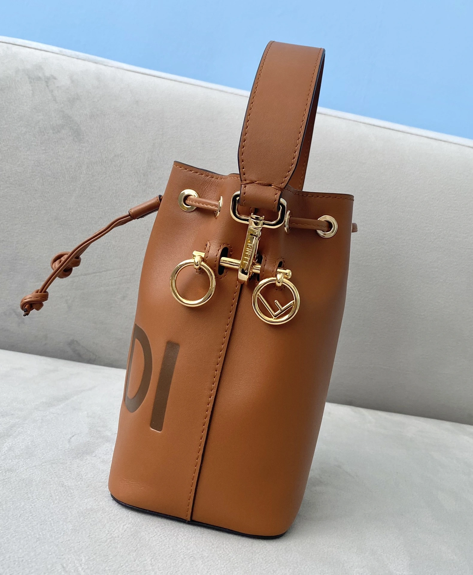 Fendi Bucket Bags Snug 76848