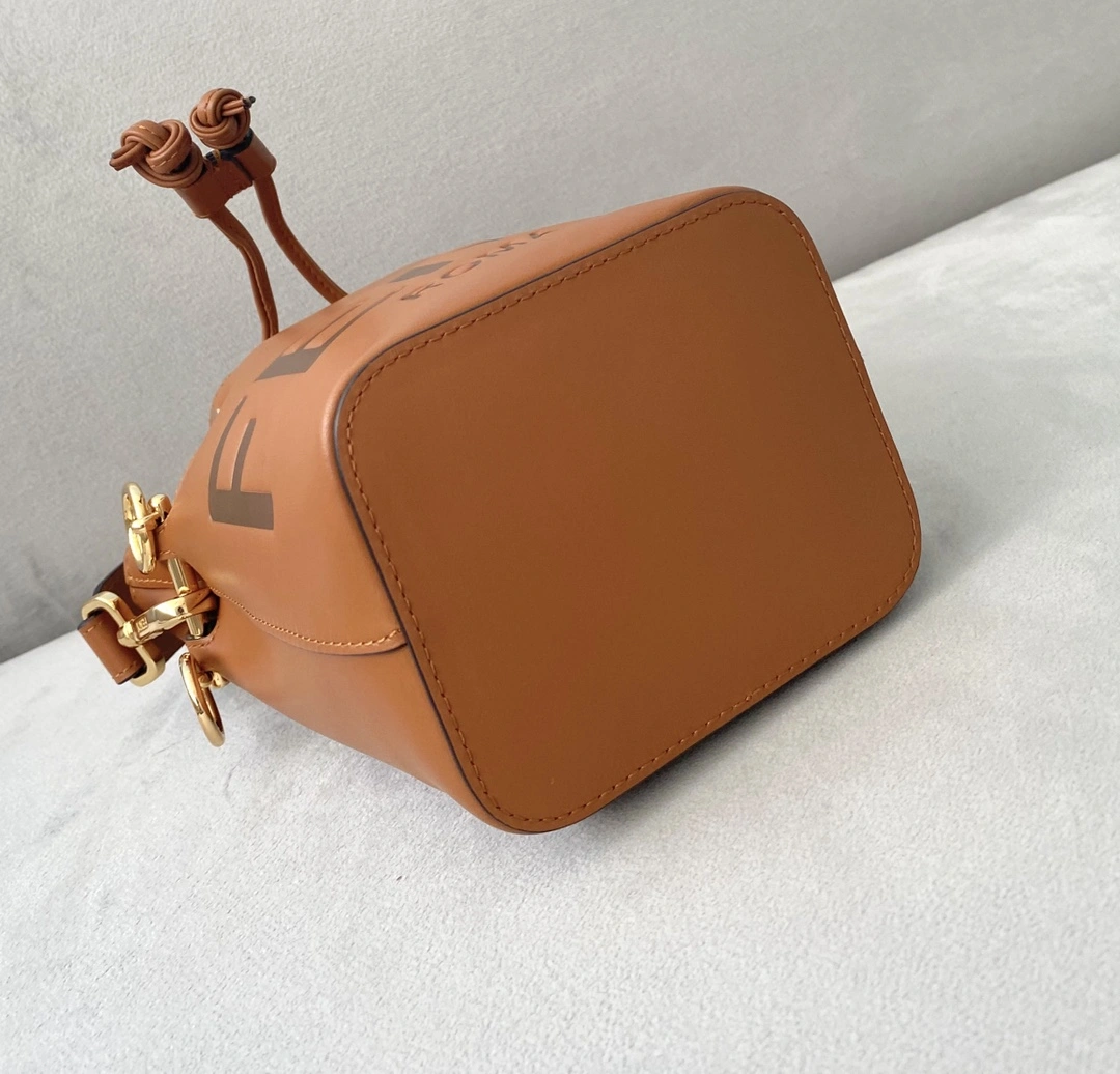 Fendi Bucket Bags Snug 76848