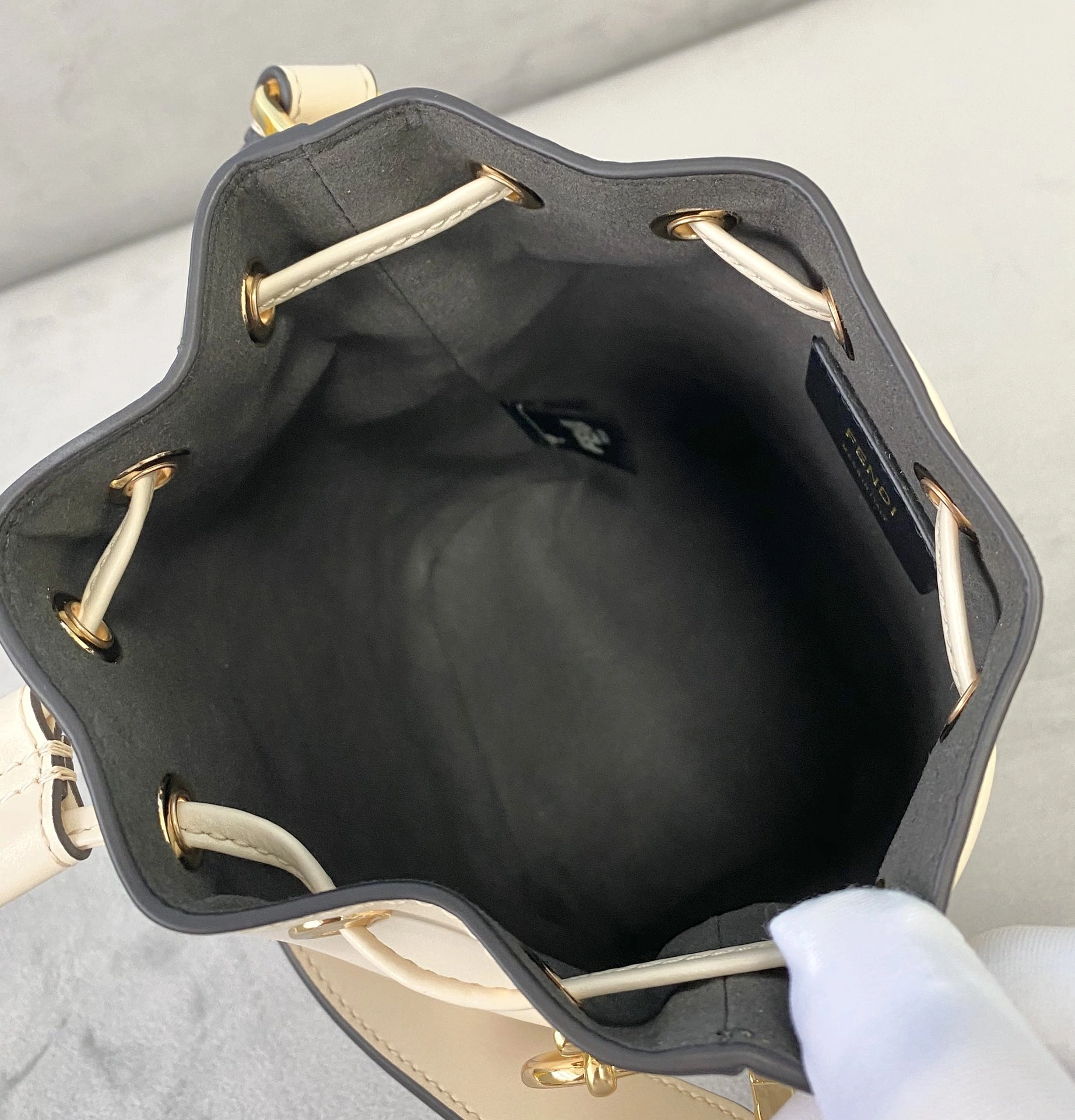 Thermal Fendi Bucket Bags 76847