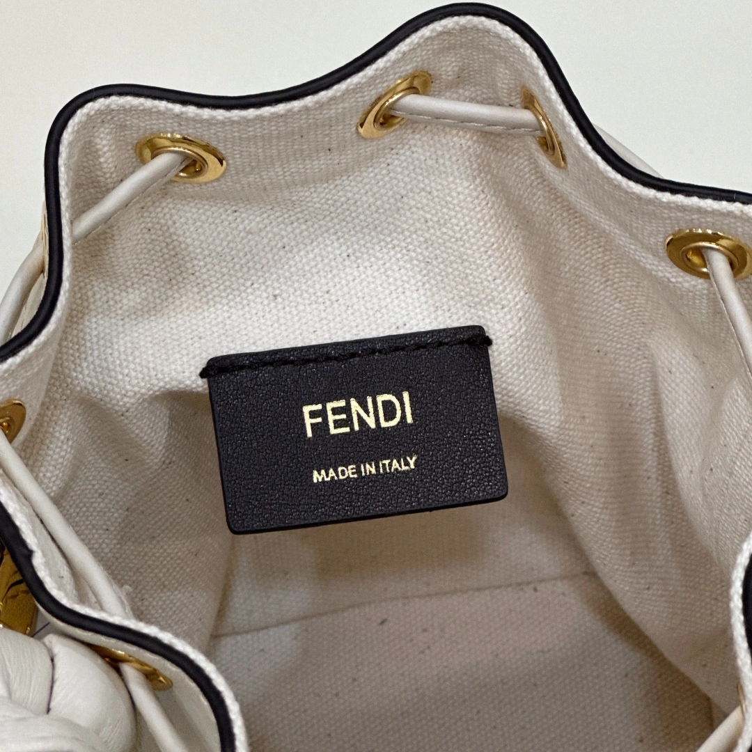 Casual Fendi Bucket Bags 76845