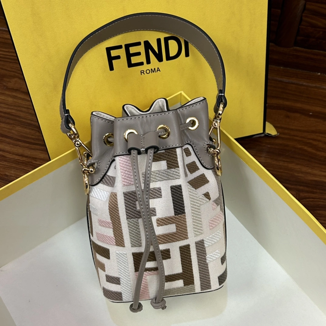 Fendi Bucket Bags Seasonal 76844