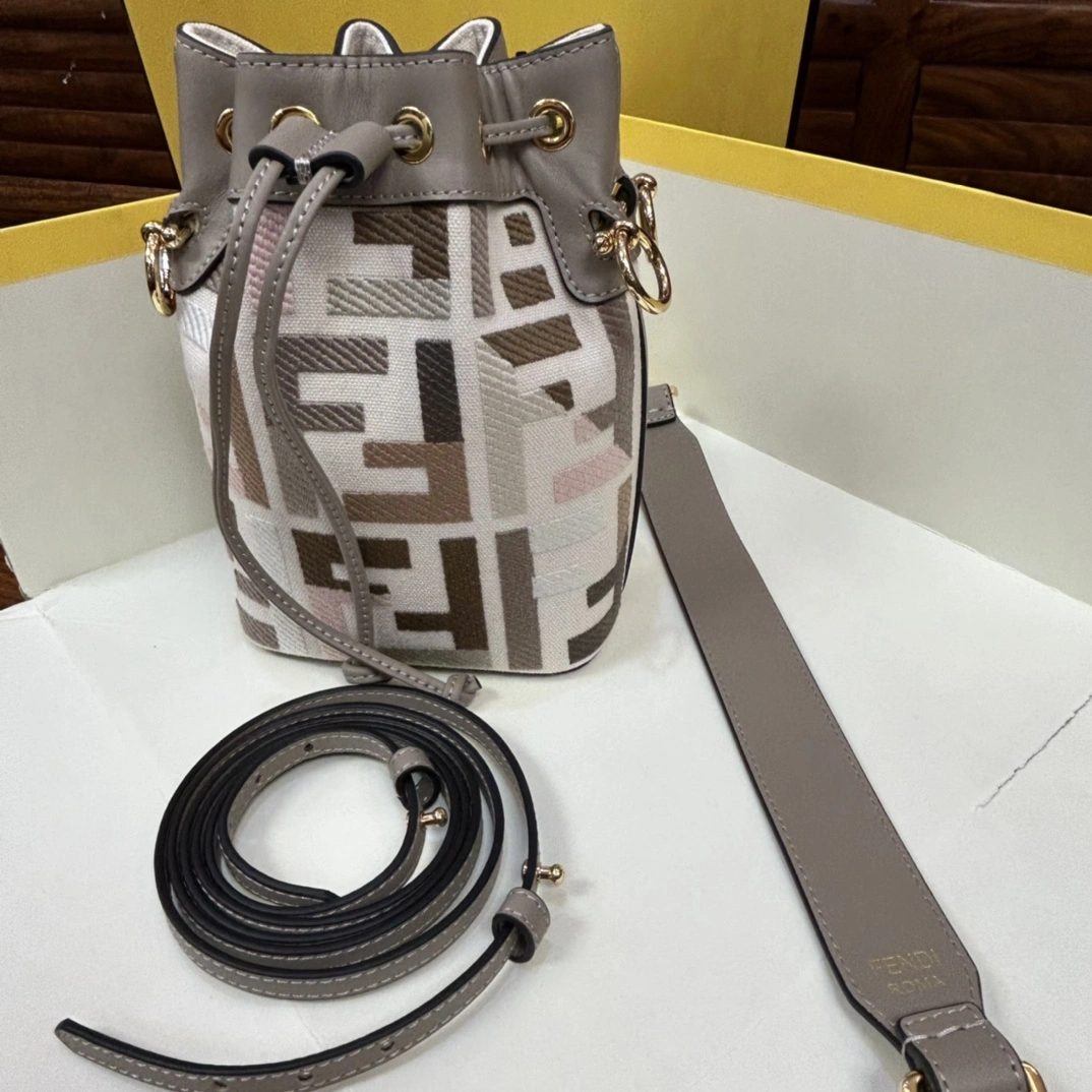 Fendi Bucket Bags Seasonal 76844