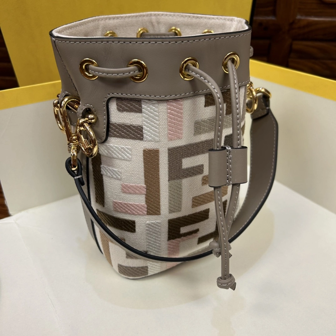 Fendi Bucket Bags Seasonal 76844