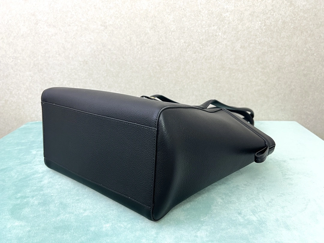 Fendi Bucket Bags FashionForward 76842