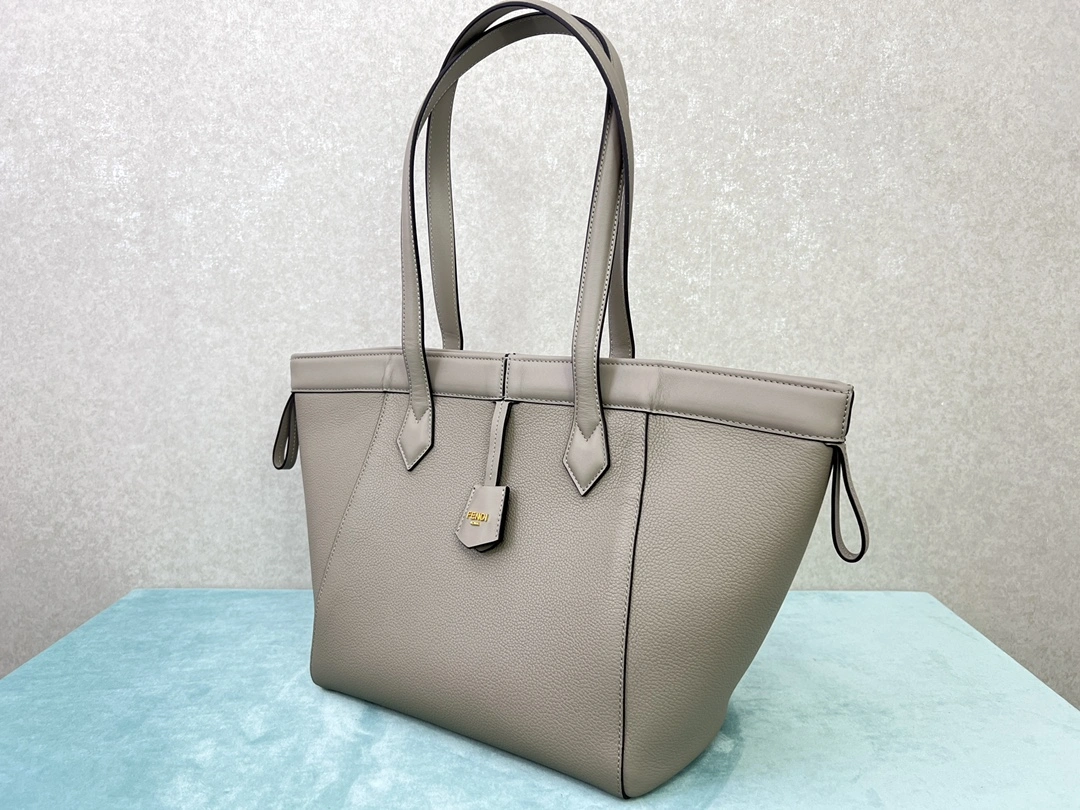Effortless Fendi Bucket Bags 76827