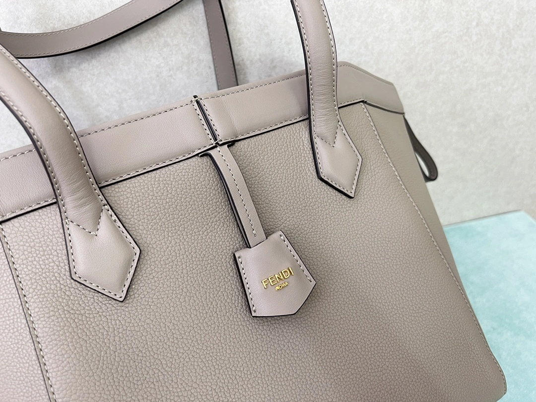 Effortless Fendi Bucket Bags 76827