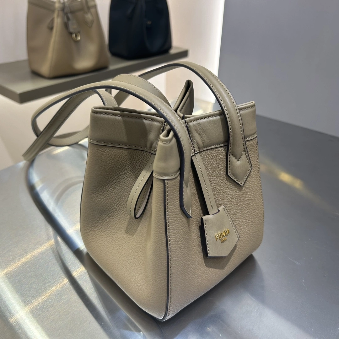 Trendsetting Fendi Bucket Bags 76829
