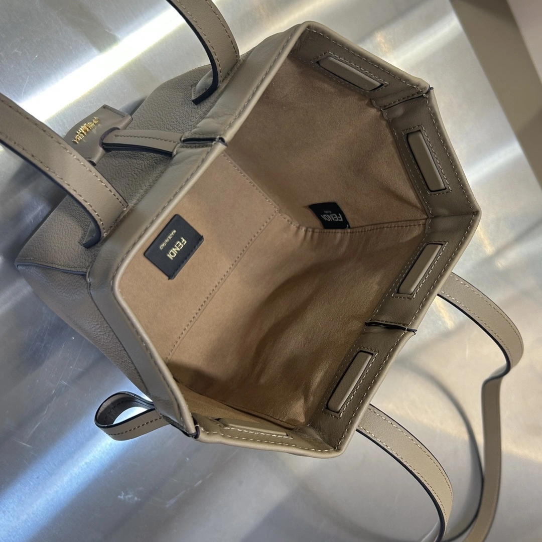 Trendsetting Fendi Bucket Bags 76829