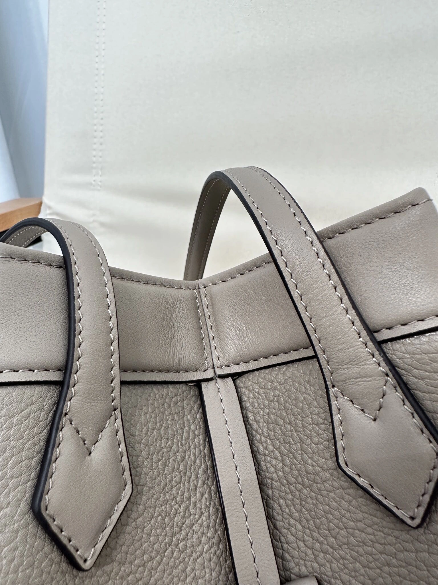 Fendi Bucket Bags Minimalist 76822