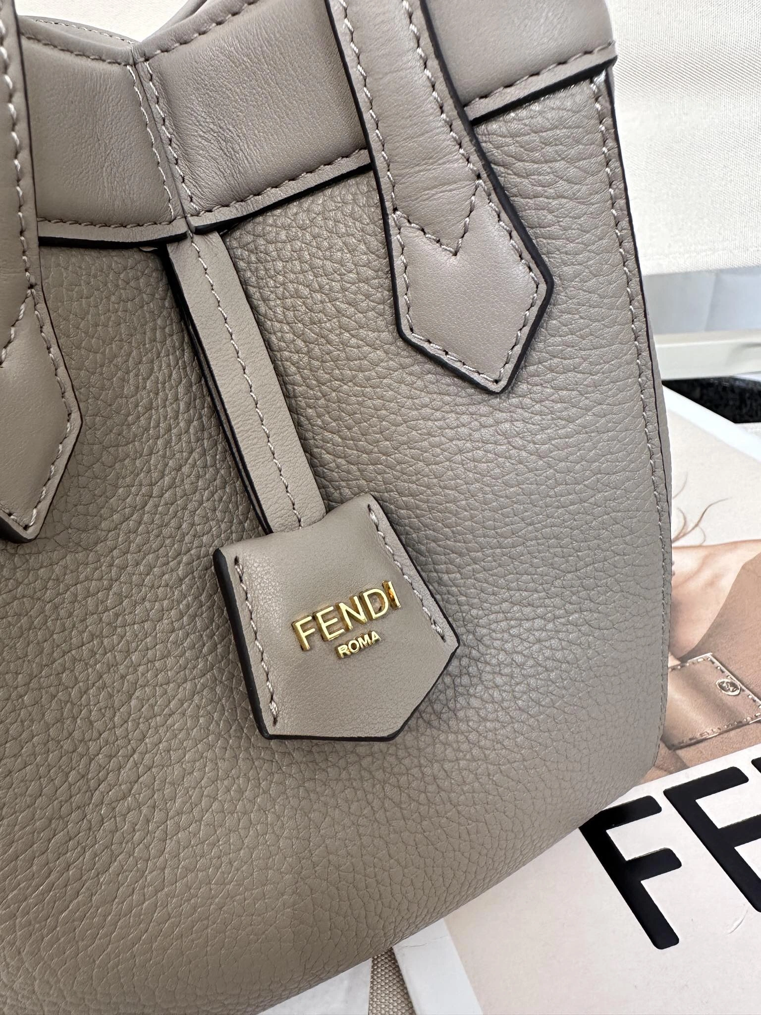 Fendi Bucket Bags Minimalist 76822