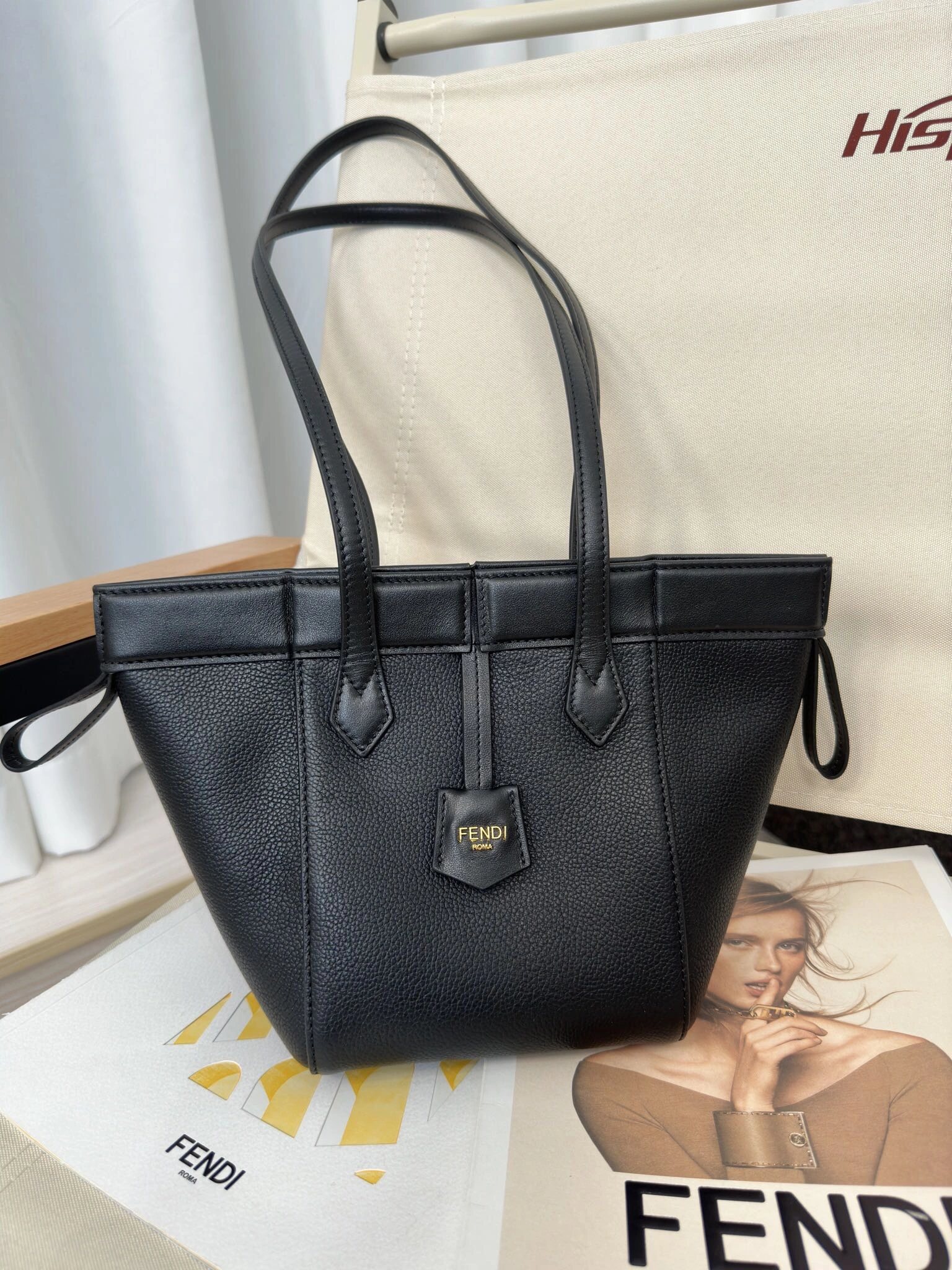 Fendi Bucket Bags Vibrant 76843