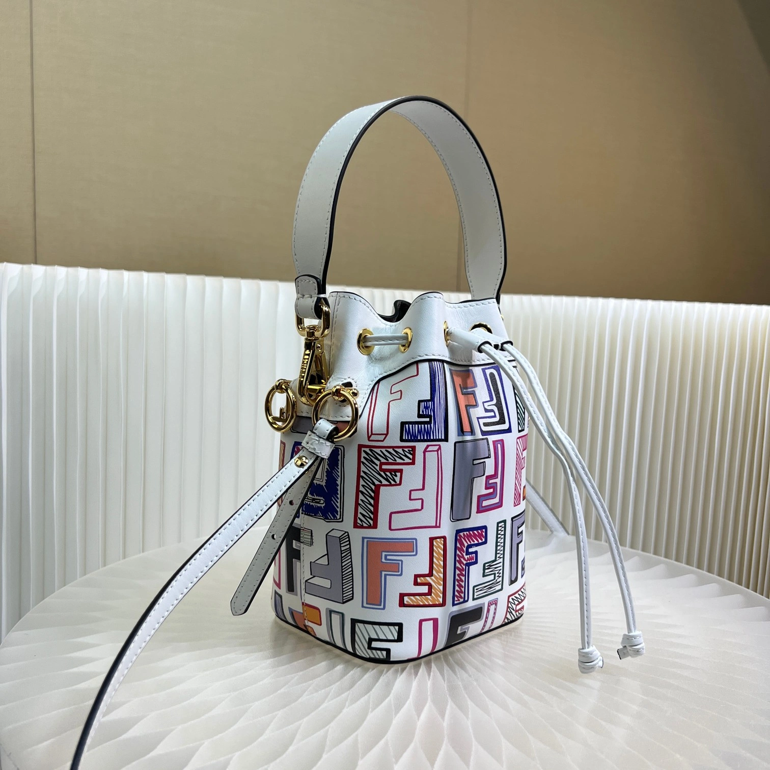 WrinkleFree Fendi Bucket Bags 76840