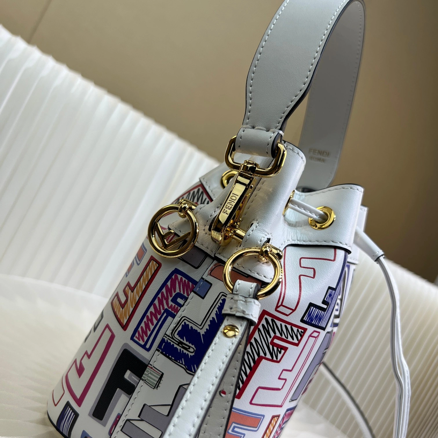 WrinkleFree Fendi Bucket Bags 76840